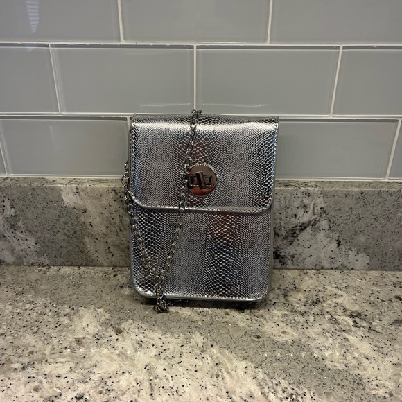 Silver Dressup/ costume purse with silver link chain - Picture 4 of 5